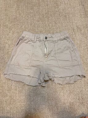 SHEIN Light Beige Frayed Hem Utility Jean Shorts